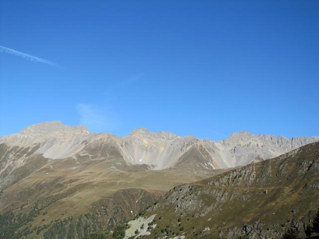 Blick zum Piz Prosonch, Piz Valmela u.s.w. im Val da Ravais-ch