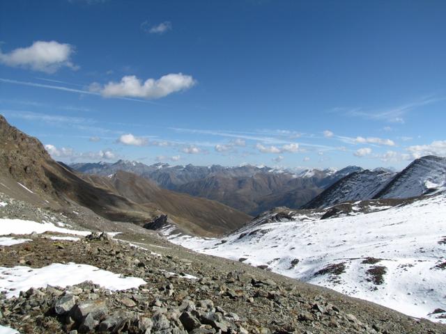 Atemberaubende Aussicht von der Fuorcla Pischa in das Engadin