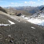 der einfache Wanderweg bei Pischa führt uns abwärts