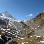 Blick zurück zum Pyramidenfömiger Piz Blaisun und Fuorcla Pischa