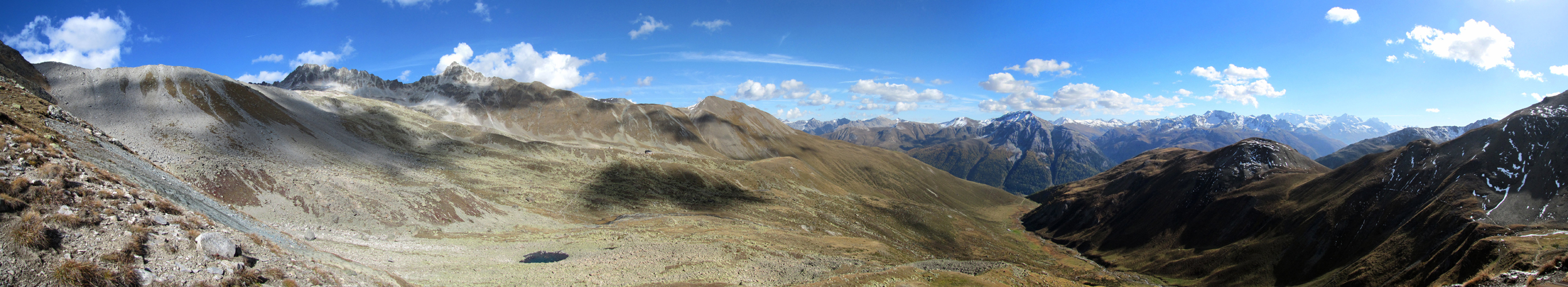 wunderschönes Breitbildfoto mit Blick Richtung Chamanna d'Es-cha