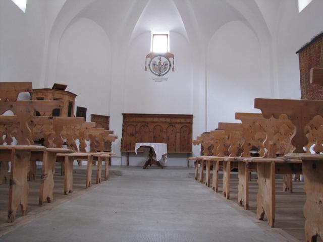 eine typische Engadiner Kirche. Sehr schön