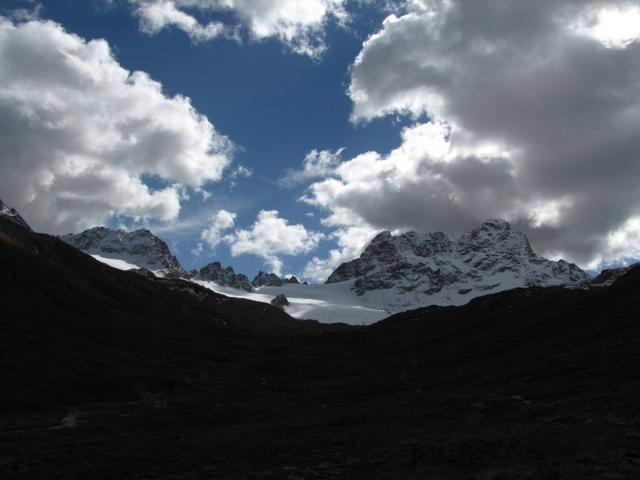 Breitbildfoto Piz Kesch mit Porchabella Gletscher