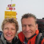 Wind und Nebel pfeift einem um die Ohren. Erinnerungsfoto aufgenommen bei der Chamanna digl Kesch 2630 m.ü.M.