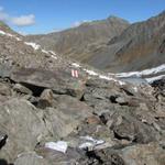 der Weg führt vom Sertigpass alles über Schutt und Geröll abwärts Richtung Grüensee