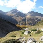 bei Punkt 2101 m.ü.M. mit Blick zum Älplihorn und Leidbachhorn