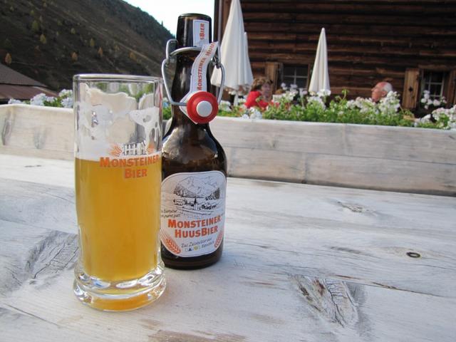 ein kühles Monstein Bier. Was möchte man noch mehr