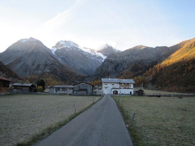 Blick zurück zum schönen Hotel Walserhuus 1859 m.ü.M.