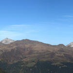 Breitbildfoto Blick Richtung Landwassertal und schön aufgereiht alle Berge
