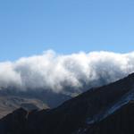 eine Nebelwand, drückt vom Engadin Richtung Davos