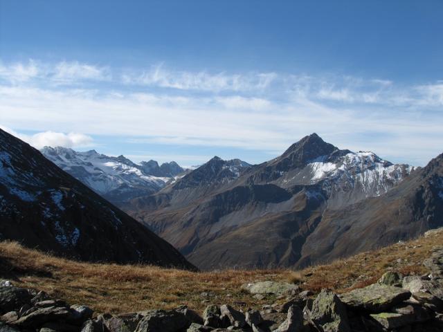 Blick Richtung Älplihorn, Ducantal und Gletscher Ducan