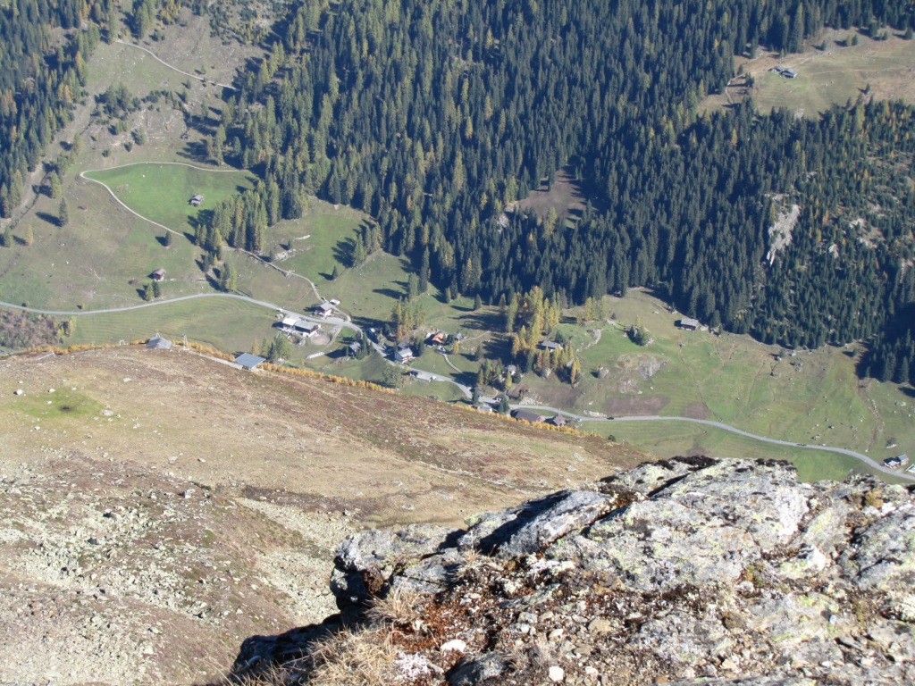 Tiefblick nach Teufi im Dischmatal