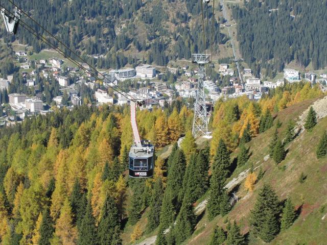 Mit der Gondelbahn geht es runter nach Davos Platz