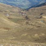 Blick hinunter zu den Fideriser Heuberge mit Clurnersee