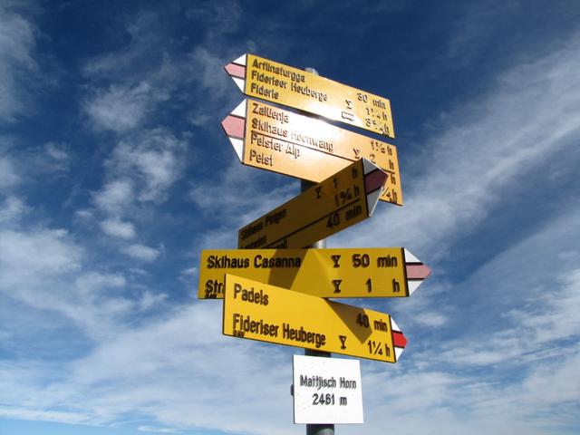 Wegweiser auf dem Mattjisch Horn