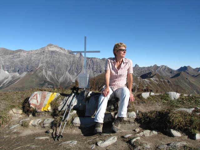 Mäusi geniesst die Sonne und die Wärme. War es doch unter der Nebeldecke gar garstig