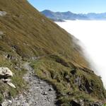 es geht Richtung Punkt 1881 m.ü.M. und in den Nebel