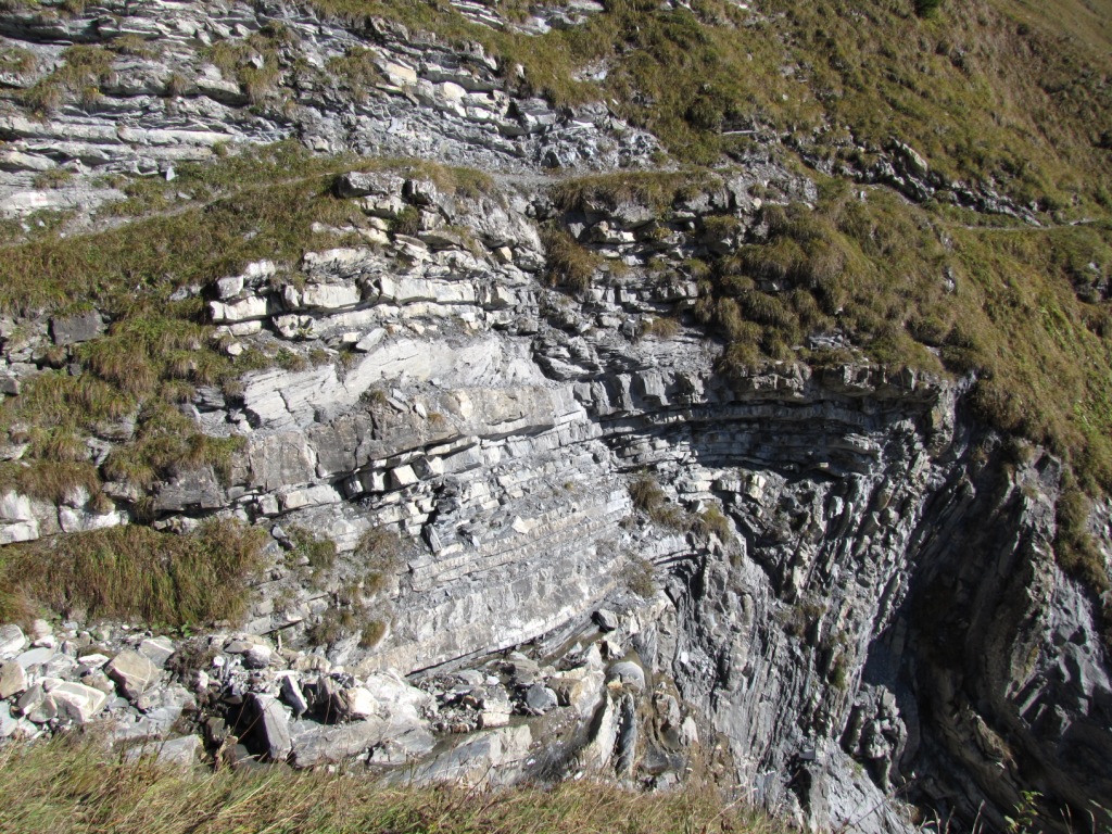 bei Punkt 1881 m.ü.M. die Schlüsselstelle. Hier ist der Weg ausgesetzt. Ausrutschen nicht erlaubt