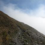 der Weg führt nach Punkt 1839 m.ü.M. nun leicht abwärts