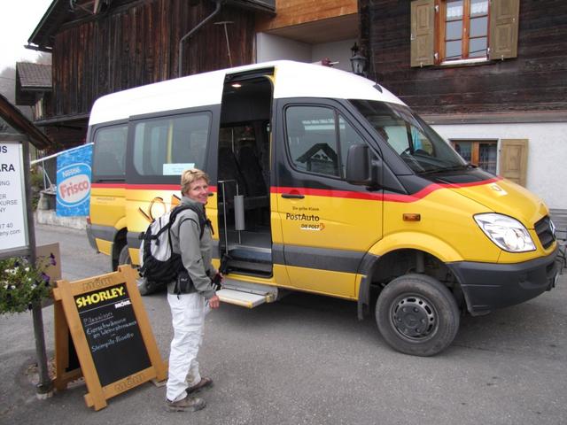 mit dem Postauto geht es nun runter nach Schiers