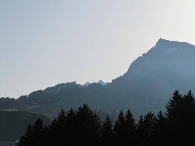 der Säntis guckt hinter dem Stockberg hervor