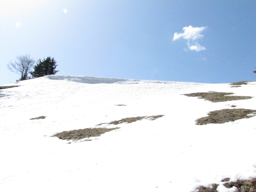 kleine Scheewächte bei Punkt 1544 m.ü.M.