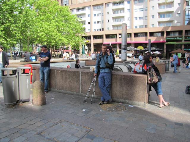 Franco in Lyon am telefonieren