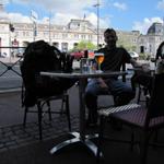 Franco gönnt sich in Toulouse ein Bierchen