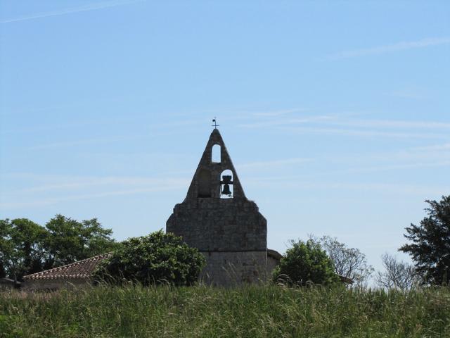 Blick zurück zur Kirche St.Rose. Unser Weg führt uns nun abwärts Richtung Malause