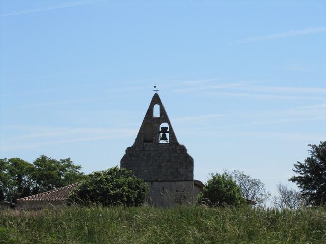 Blick zurück zur Kirche St.Rose. Unser Weg führt uns nun abwärts Richtung Malause