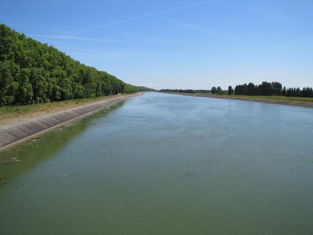 wir überqueren den breiten Canal de Golfech