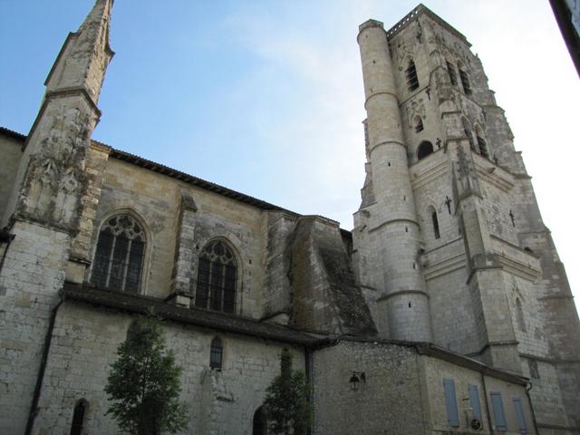 wir besuchten die Kathedrale St.Gervais et St.Protais aus dem 13.Jh.