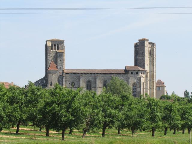 die mächtige Stiftskirche von La Romieu erbaut im 13.Jh.