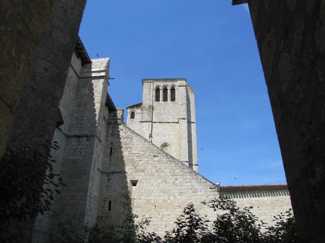 Blick auf einen Turm der Stiftskirche