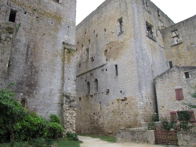 Burg und Burgkirche von Larressingle