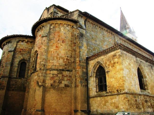 die Kirche St.Nicolas in Nogaro 1055 erbaut