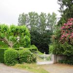 diverse Häuser besitzen auch einen schönen Garten