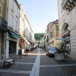 Altstadt von Aire sur l'Adour. In einem netten Cafe haben wir 2 Kaffee getrunken