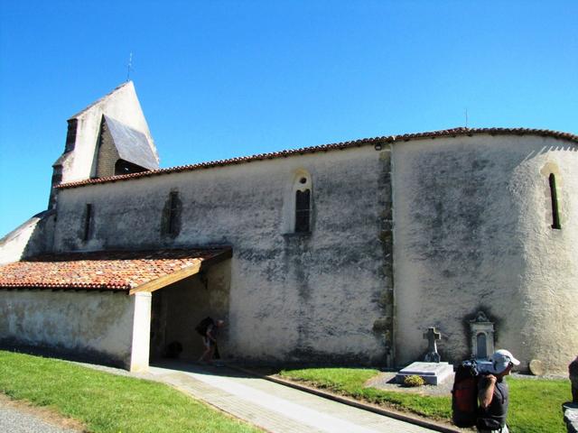 wir haben die Kirche St. Pierre von Fichous-Riumayou erreicht