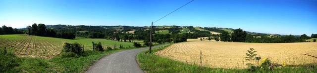 Breitbildfoto auf dem Weg nach Sauvelade