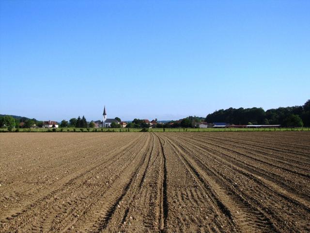 Blick zum Dorf Charre