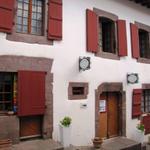 in der Chambre d'Hôtes "Maison Bernat" direkt an der Rue de la Citadelle gelegen, haben wir ein Zimmer reserviert