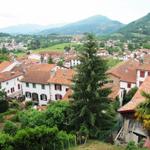 Blick von der Zitadelle aus, runter zur Altstadt von Saint Jean Pied de Port. Die meisten Häuser stammen aus dem 17. und 18.Jh.