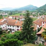 Blick von der Zitadelle aus, runter zur Altstadt von Saint Jean Pied de Port. Die meisten Häuser stammen aus dem 17. und 18.Jh.