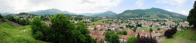 schönes Breitbildfoto von Saint Jean Pied de Port