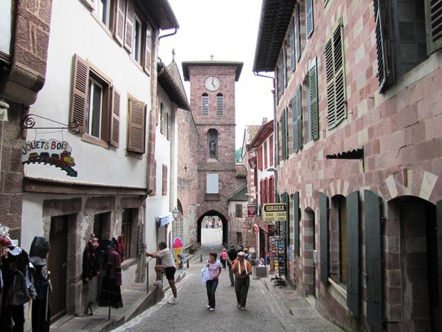 die Rue de la Citadelle endet vor der Brücke über die Nive