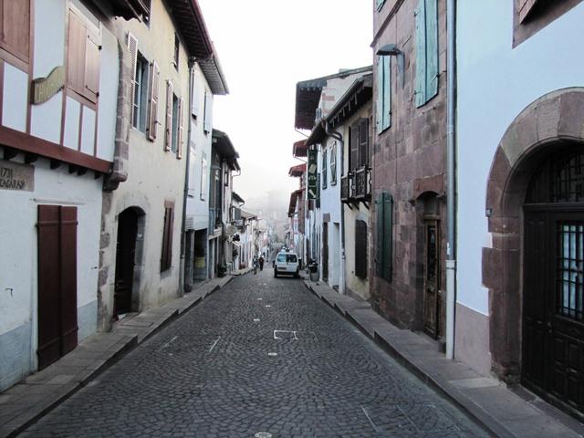 Blick zurück von der Porte d'Espagne in die Rue d'Espagne