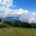 Breitbildfoto mit Blick Richtung Roncesvalles und Spanien