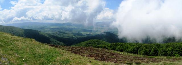 Breitbildfoto mit Blick Richtung Roncesvalles