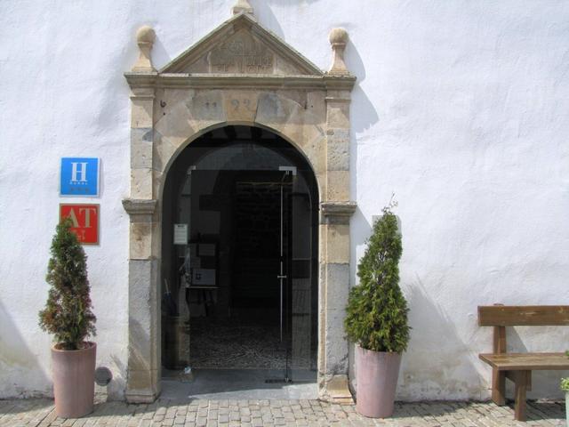 der Eingang vom Hotel "Roncesvalles"